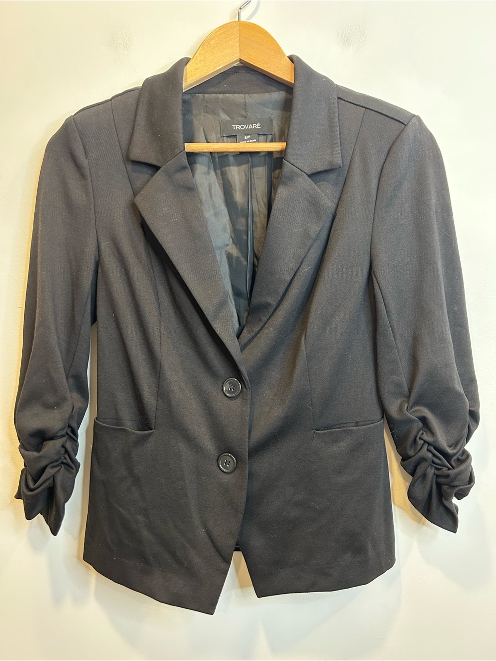 Trovaré 3/4 Ruched Sleeve Blazer Black